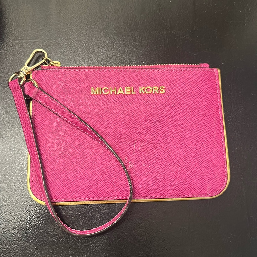 Michael Kors, hot pink wristlet